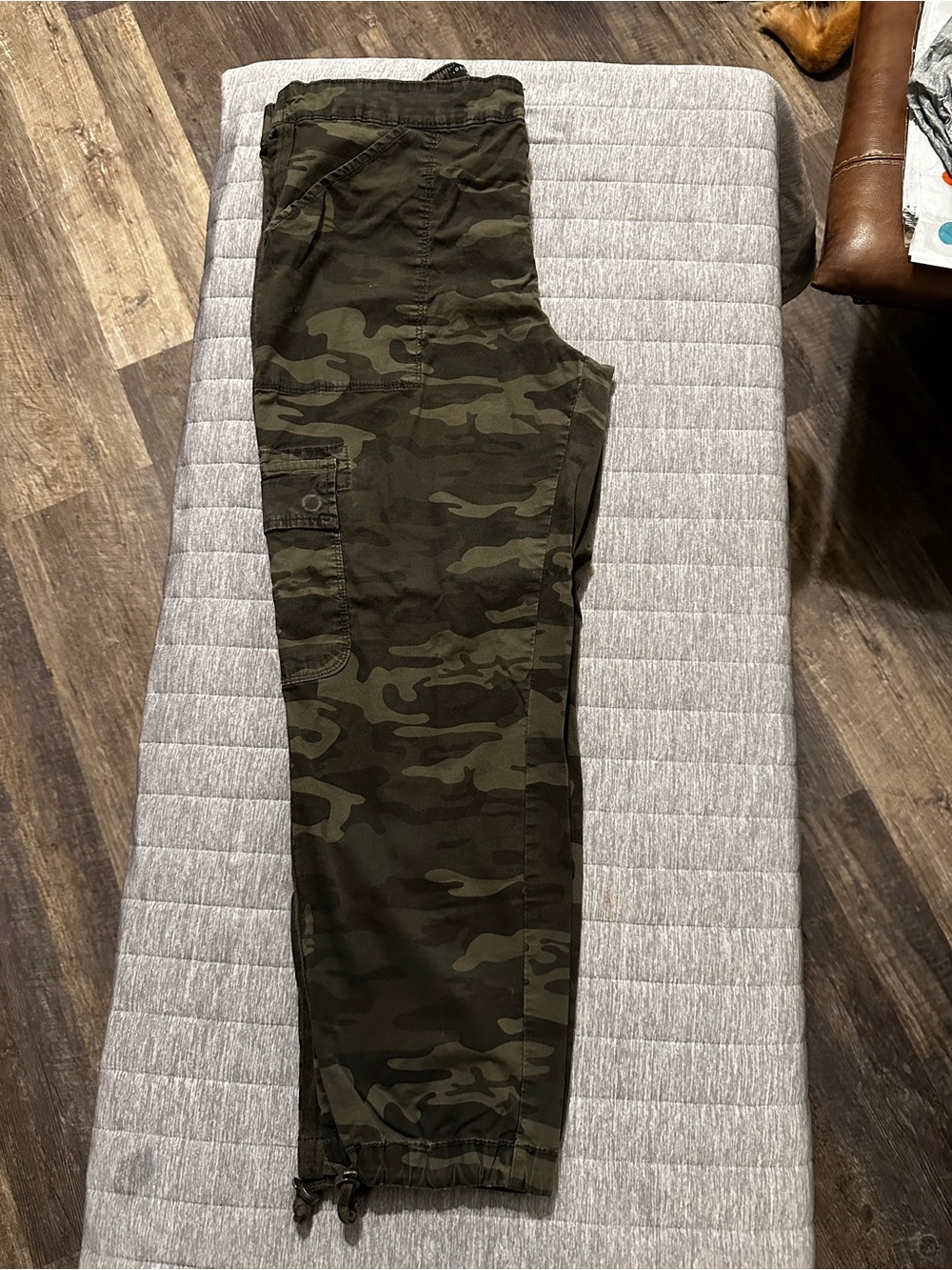 Women’s Ankle Cargo Pants in Olive Camo